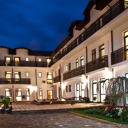 Hotel King Targoviste Zewnętrze zdjęcie